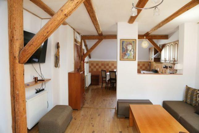 Przytulne Na Poddaszu Jelenia Gora Bagian luar foto